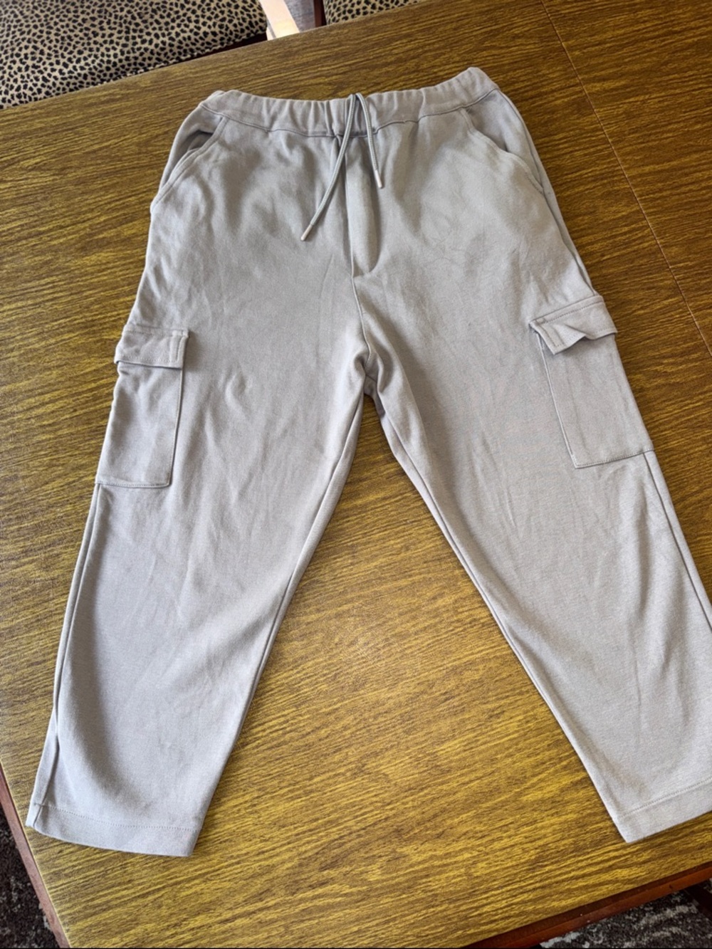 Zara Men's Cropped Cargo Pants in Gray